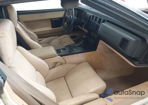 1984 Chevrolet Corvette z USA, uszkodzony, nr VIN 1G1AY0781E5139727